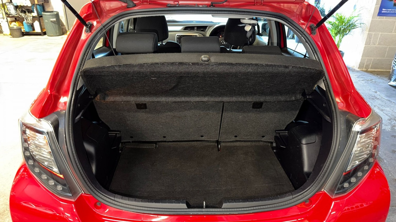 Used Toyota Yaris 2014 for sale - 76855411: Photo 38