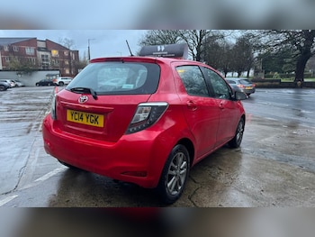 Used Toyota Yaris 2014 for sale - 76855411: Photo