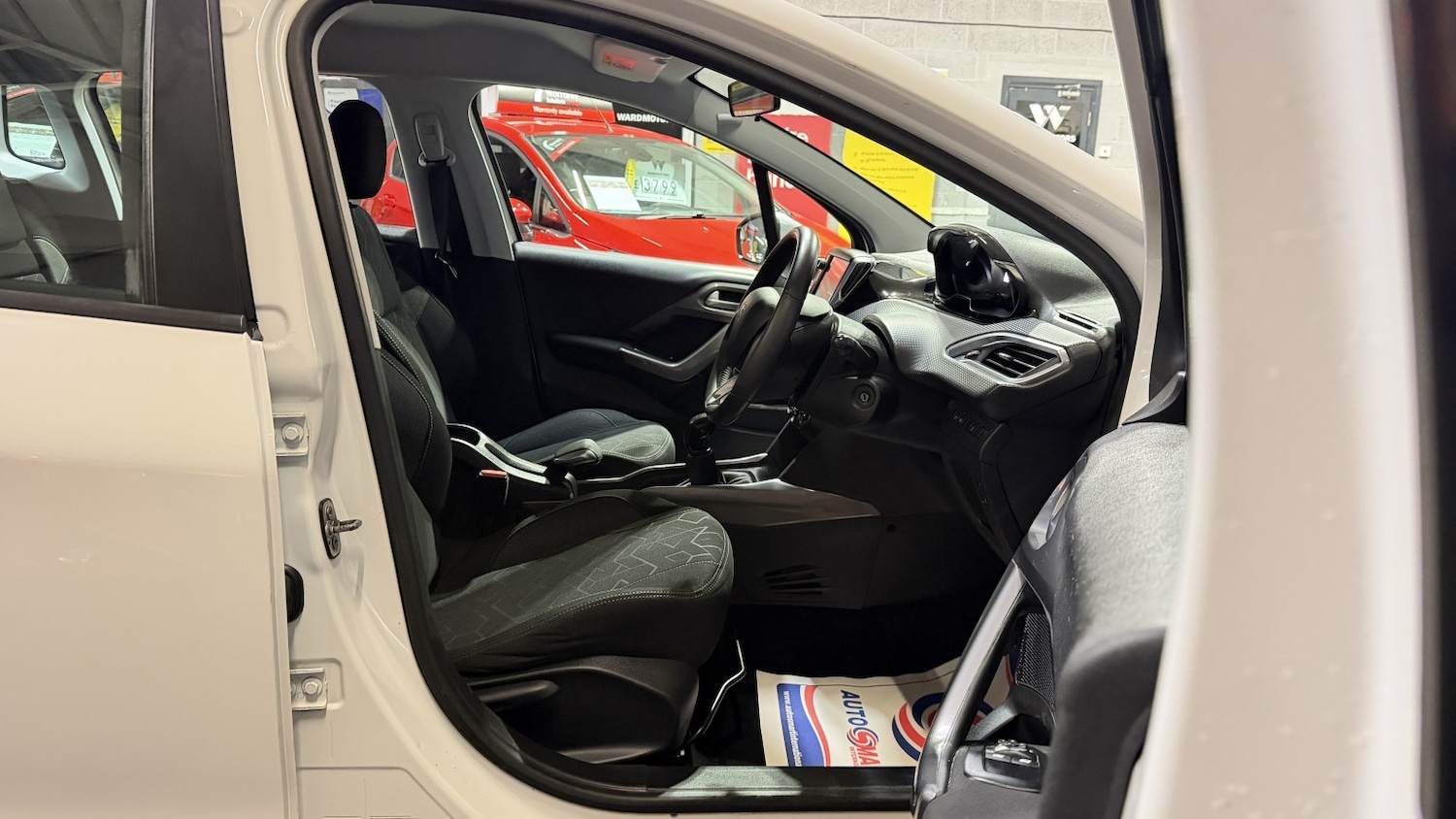 Used Peugeot 2008 2017 for sale - 76935365: Photo 11