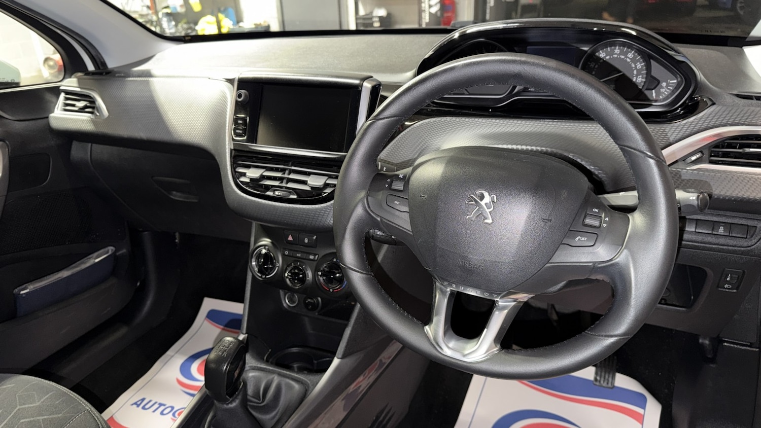 Used Peugeot 2008 2017 for sale - 76935365: Photo 12