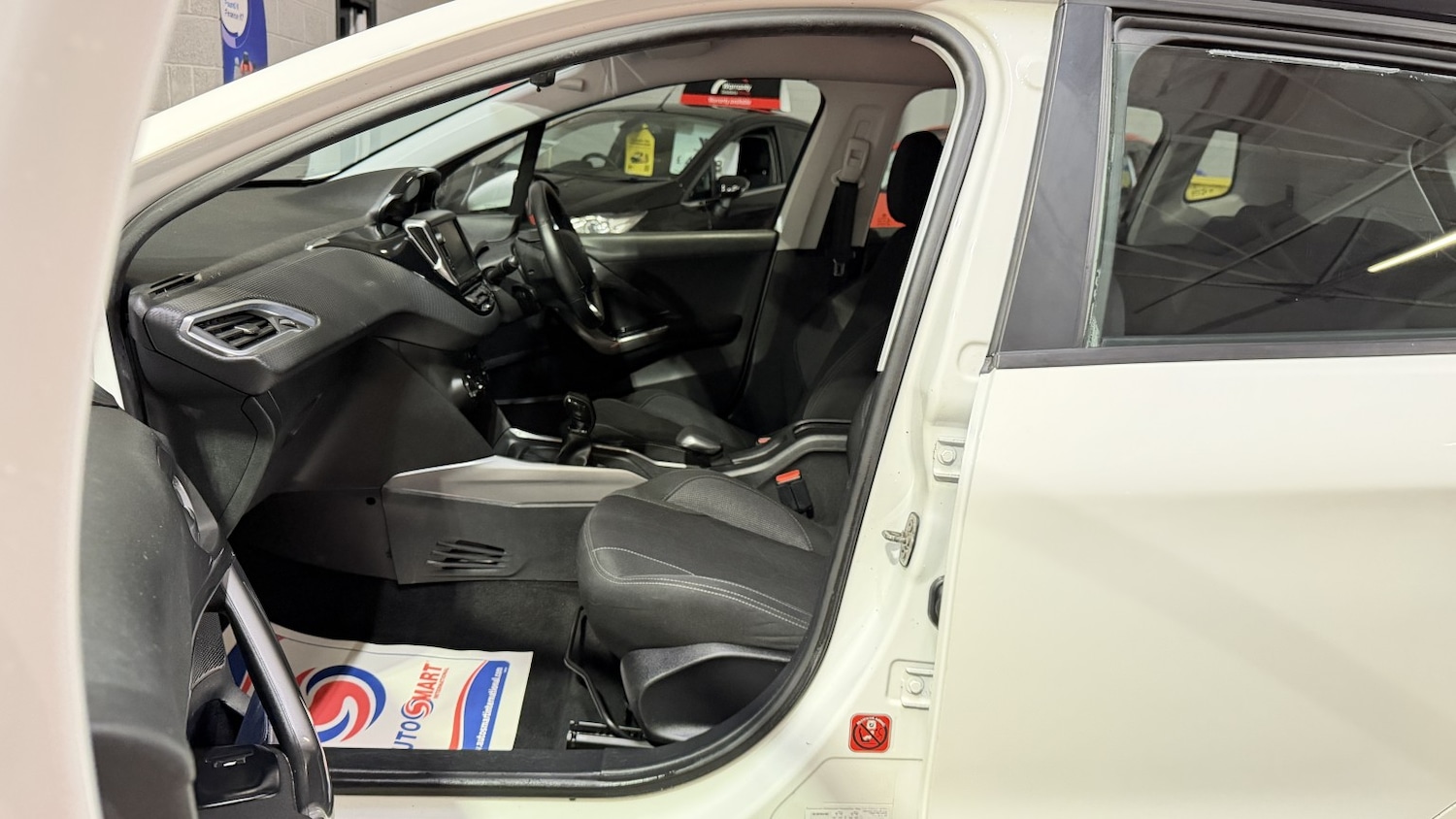 Used Peugeot 2008 2017 for sale - 76935365: Photo 17