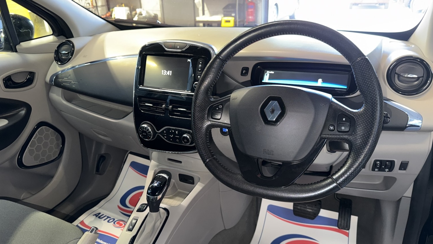 Used Renault Zoe 2013 for sale - 77938012: Photo 12