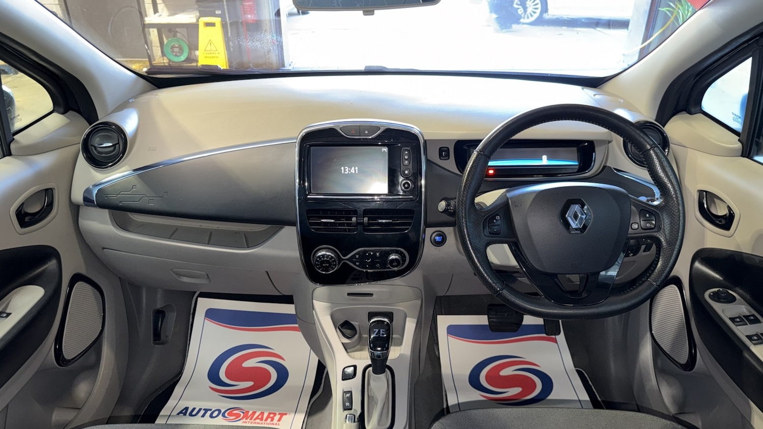 Used Renault Zoe 2013 for sale - 77938012: Photo 14