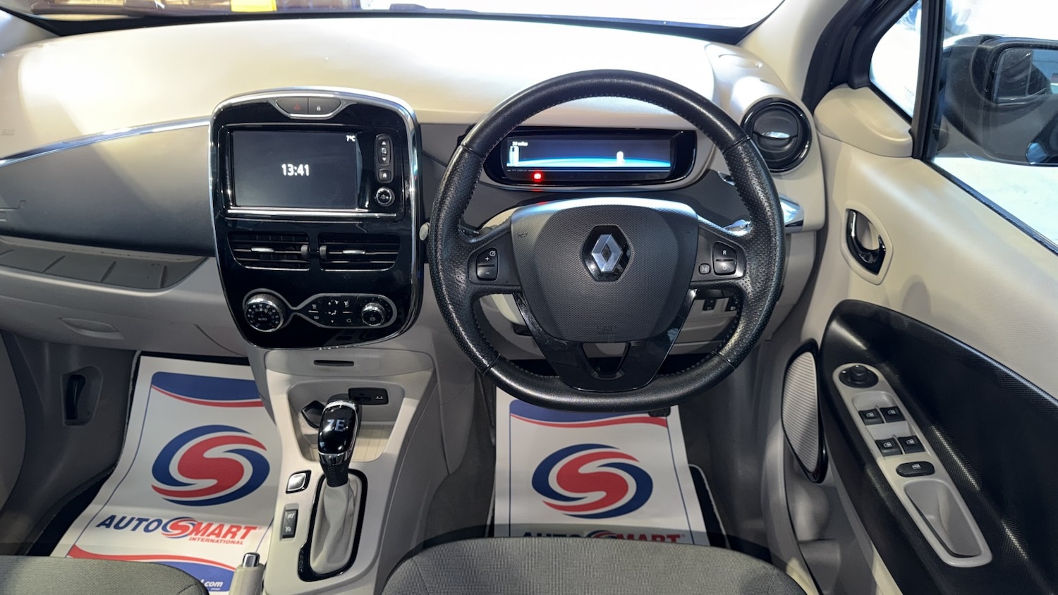 Used Renault Zoe 2013 for sale - 77938012: Photo 16