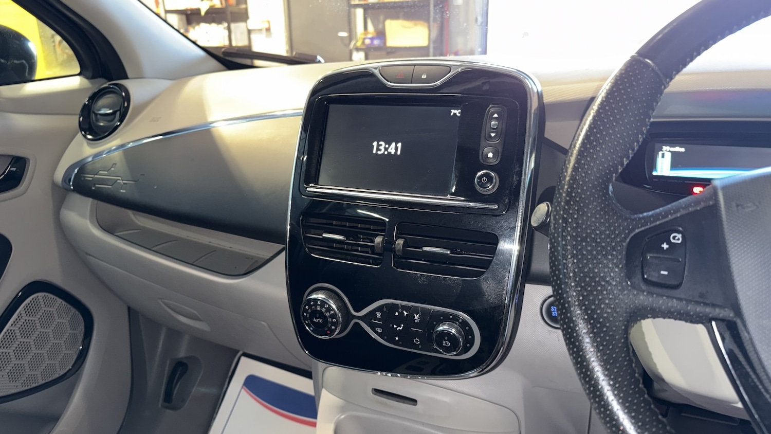 Used Renault Zoe 2013 for sale - 77938012: Photo 22