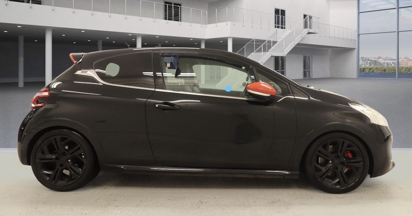 Used Peugeot 208 2014 for sale - 77558574: Photo 9