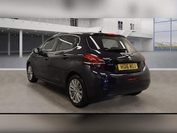 Used Peugeot 208 2016 for sale - 76762165: Photo