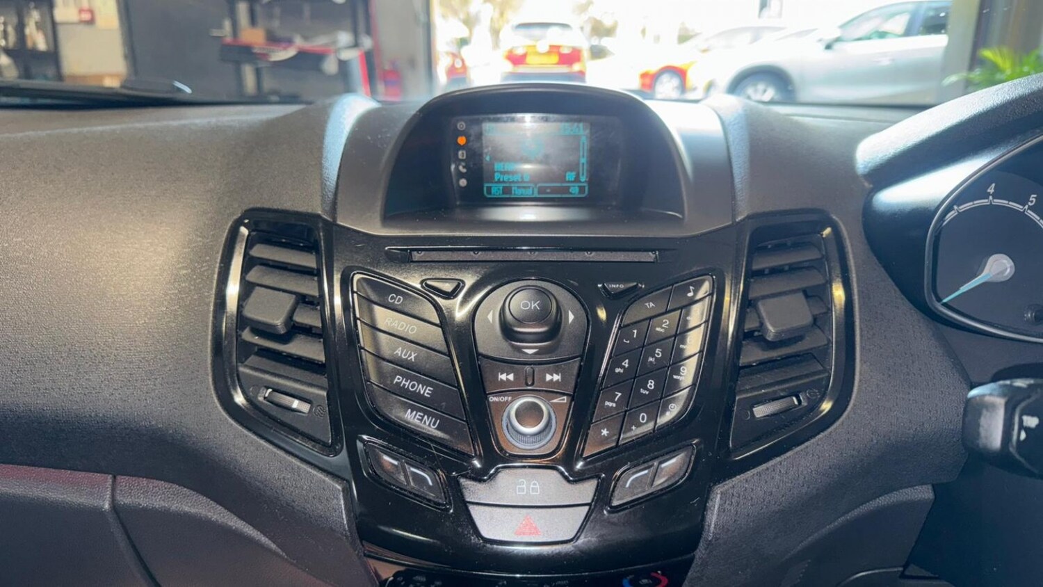 Used Ford Fiesta 2013 for sale - 76673302: Photo 24