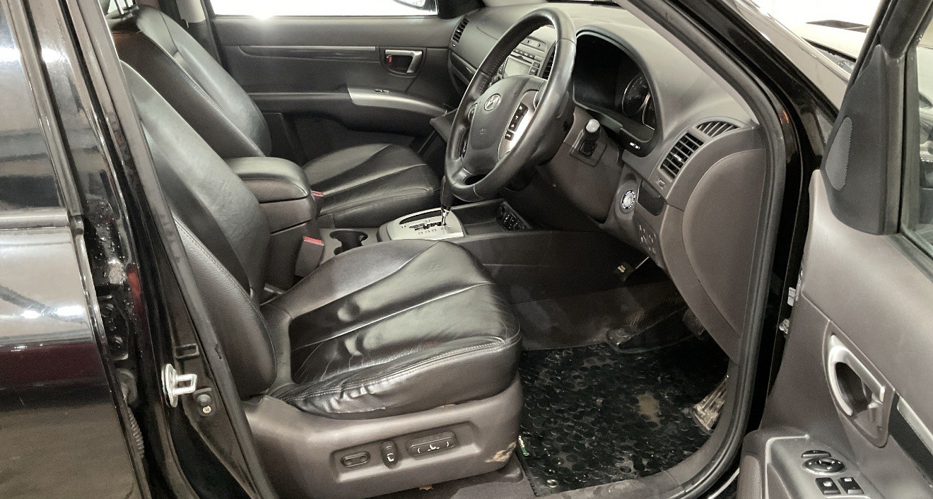 Used Hyundai Santa Fe 2010 for sale - 77001541: Photo 5