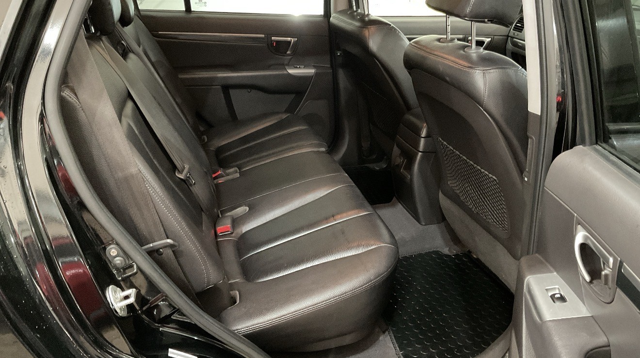 Used Hyundai Santa Fe 2010 for sale - 77001541: Photo 6