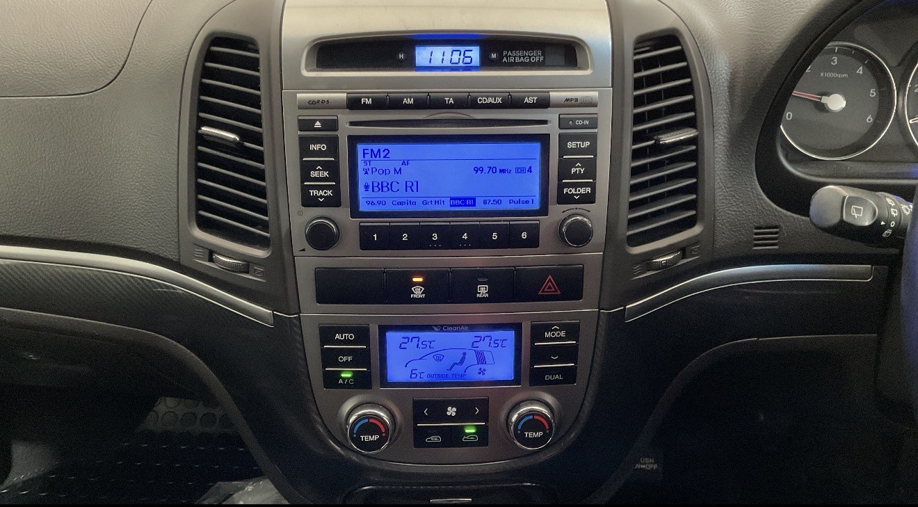 Used Hyundai Santa Fe 2010 for sale - 77001541: Photo 9