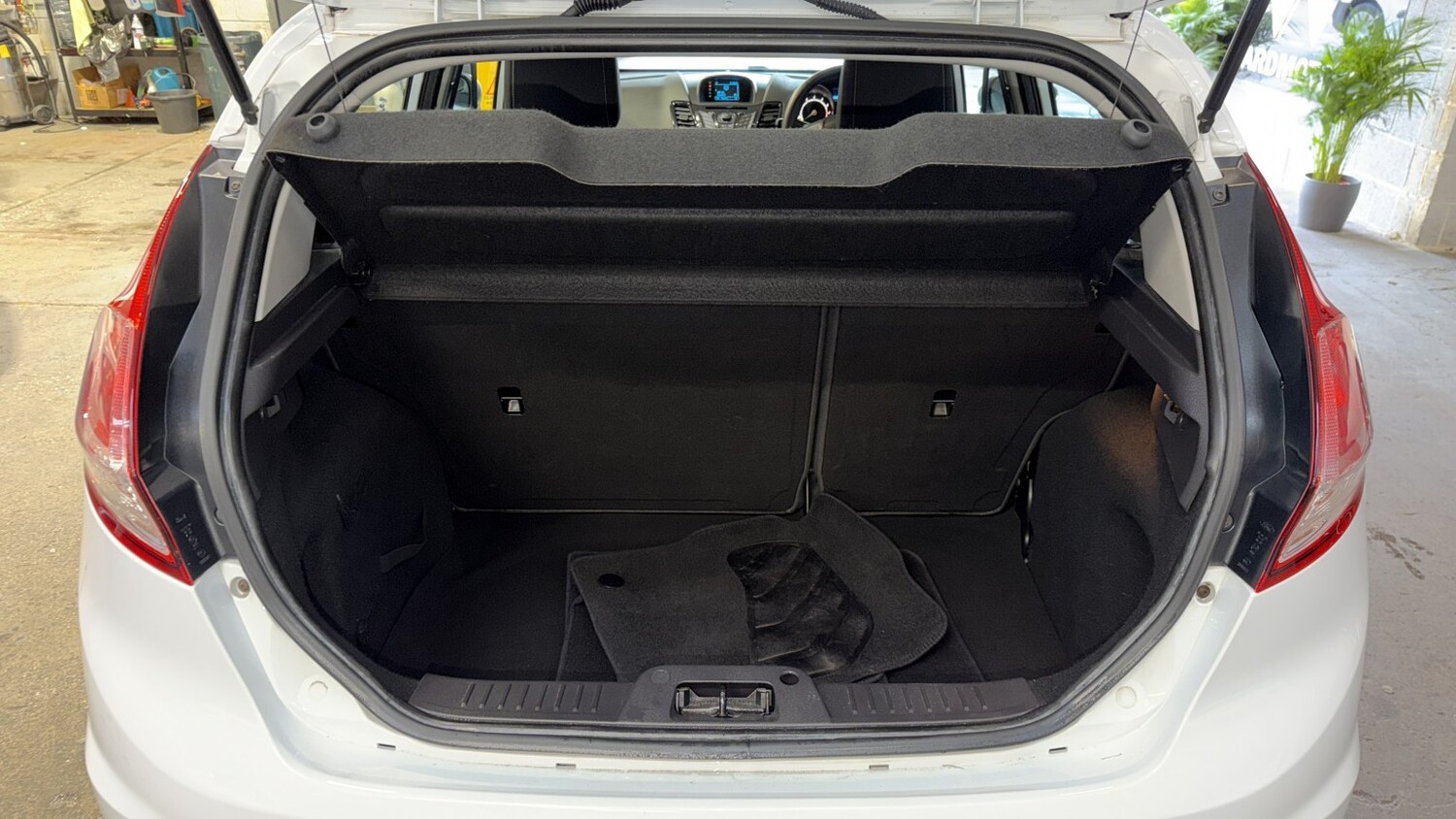 Used Ford Fiesta 2013 for sale - 76673257: Photo 36