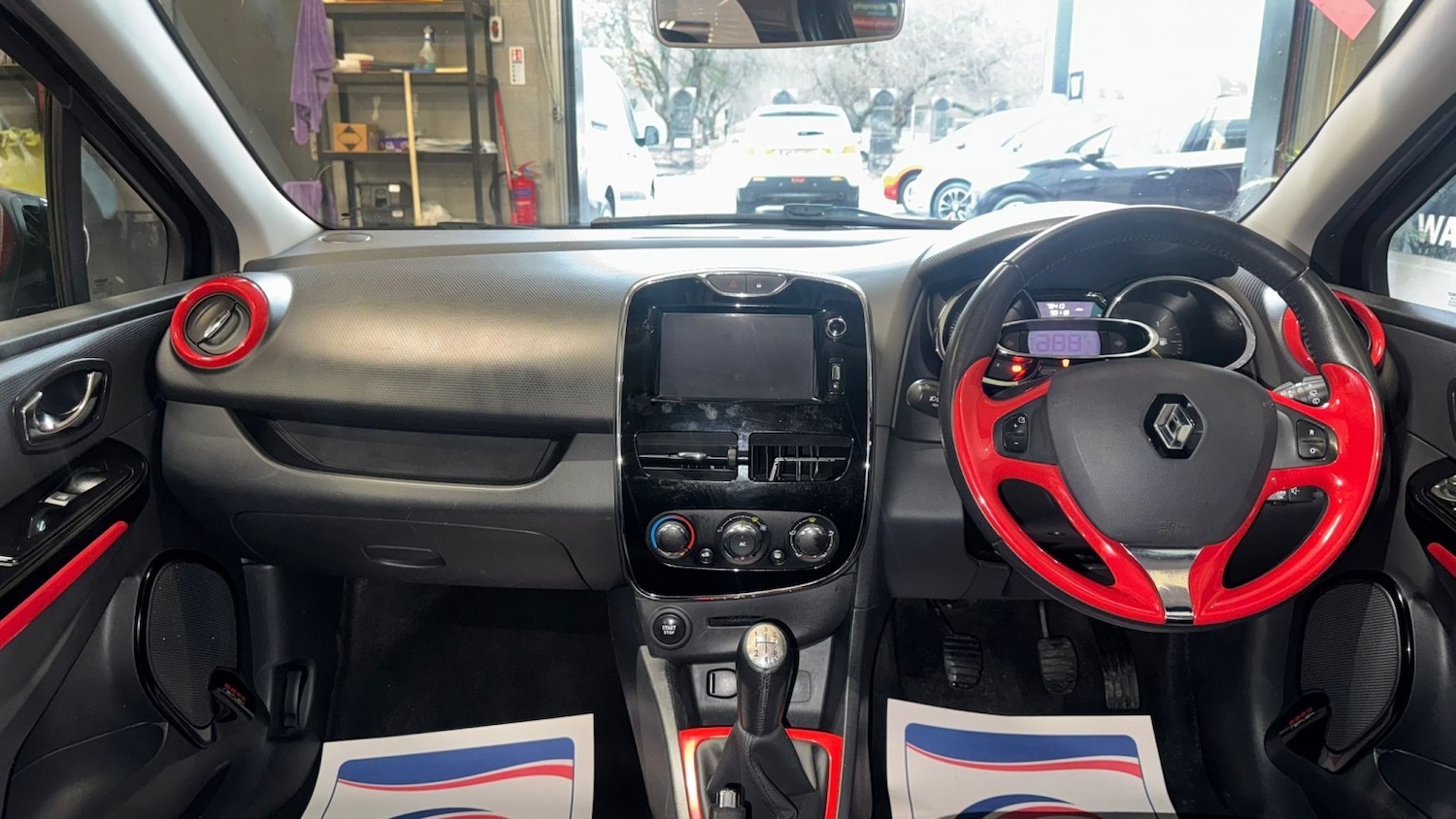 Used Renault Clio 2014 for sale - 76785139: Photo 14