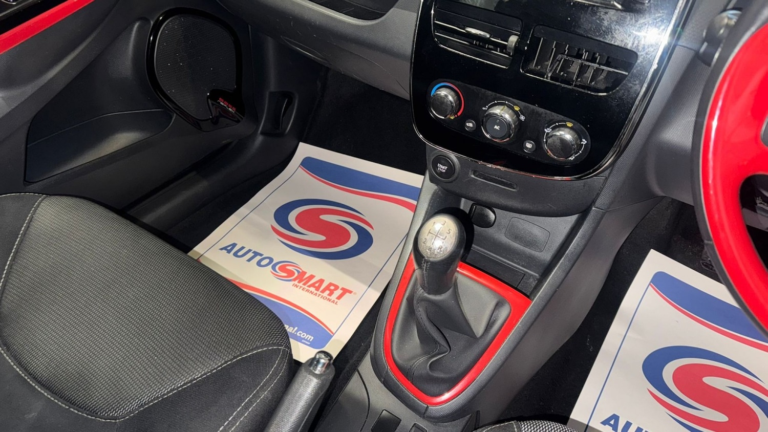 Used Renault Clio 2014 for sale - 76785139: Photo 26