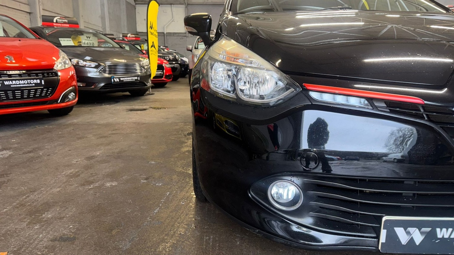 Used Renault Clio 2014 for sale - 76785139: Photo 32