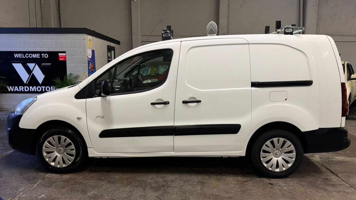 Used Citroen Berlingo 2017 for sale - 76673291: Photo 2