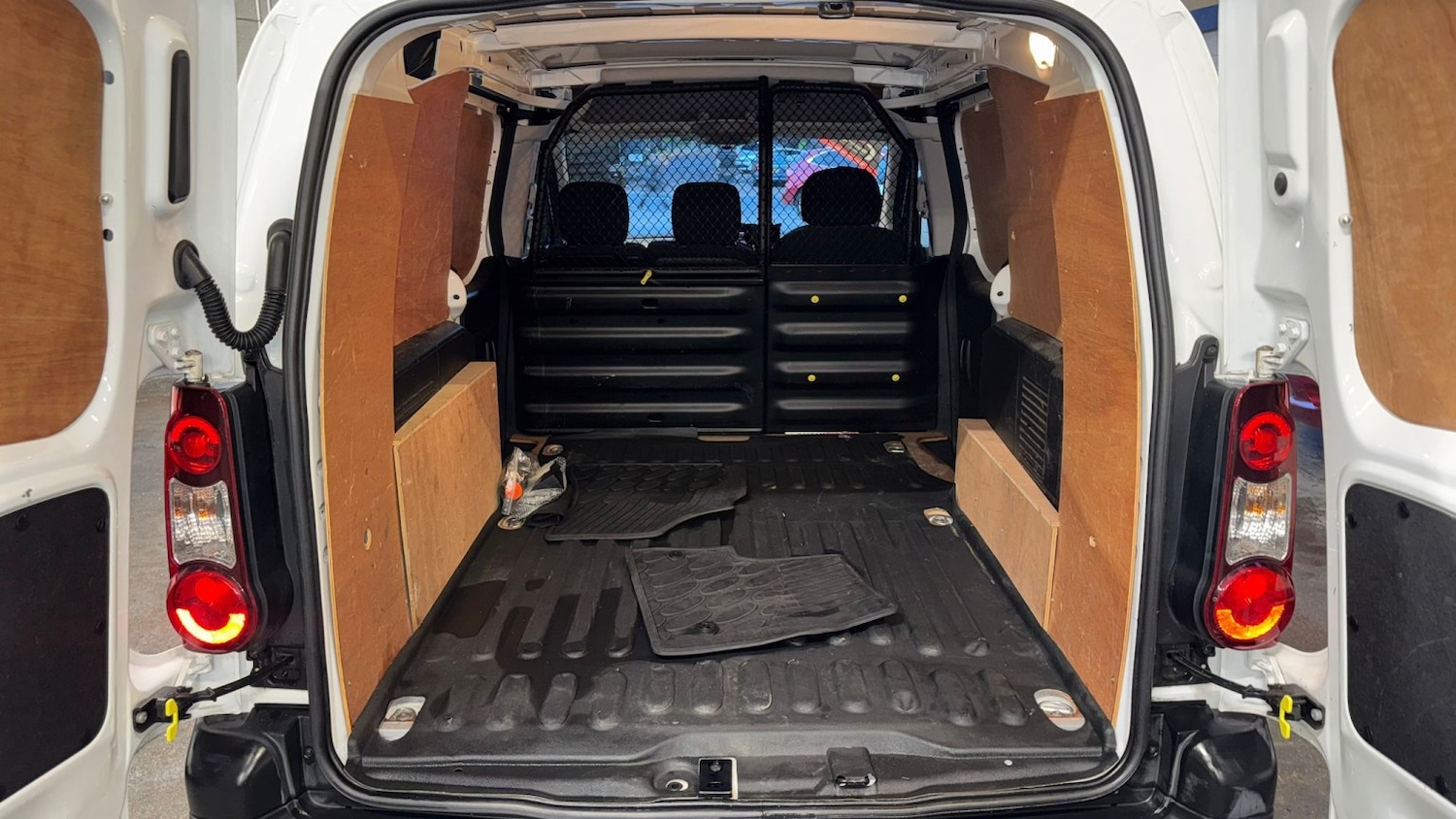 Used Citroen Berlingo 2017 for sale - 76673291: Photo 32