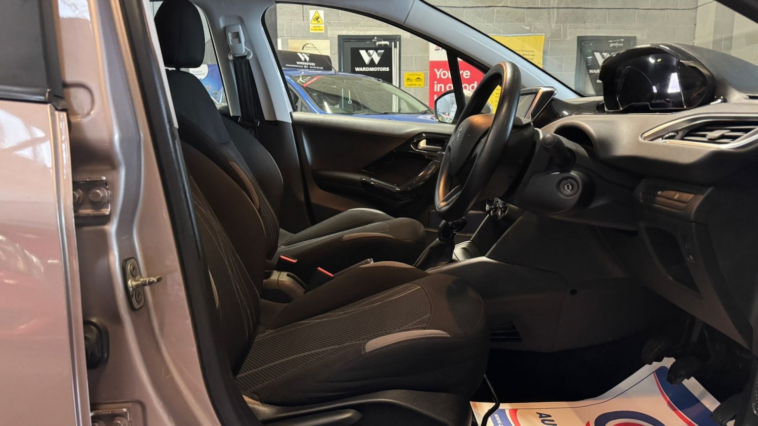 Used Peugeot 208 2014 for sale - 77162151: Photo 11