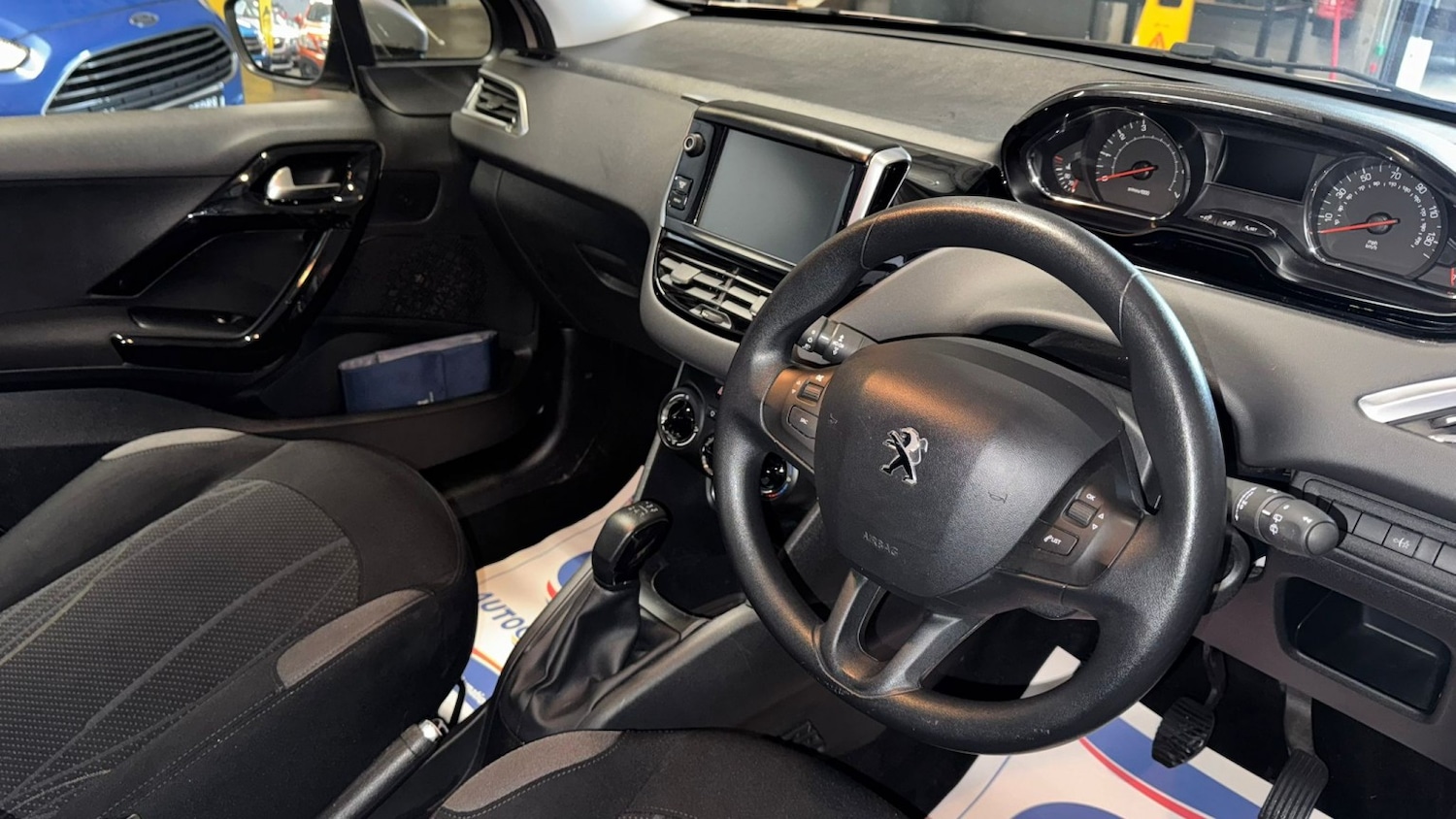 Used Peugeot 208 2014 for sale - 77162151: Photo 12