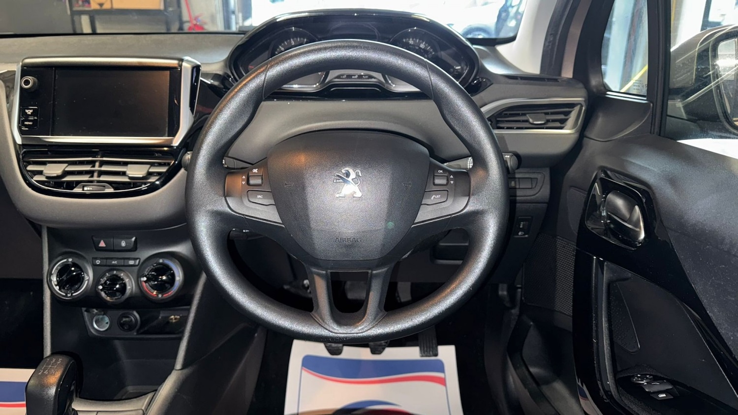 Used Peugeot 208 2014 for sale - 77162151: Photo 16