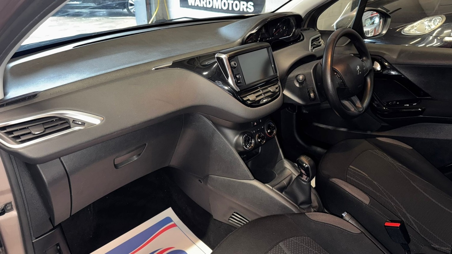 Used Peugeot 208 2014 for sale - 77162151: Photo 18