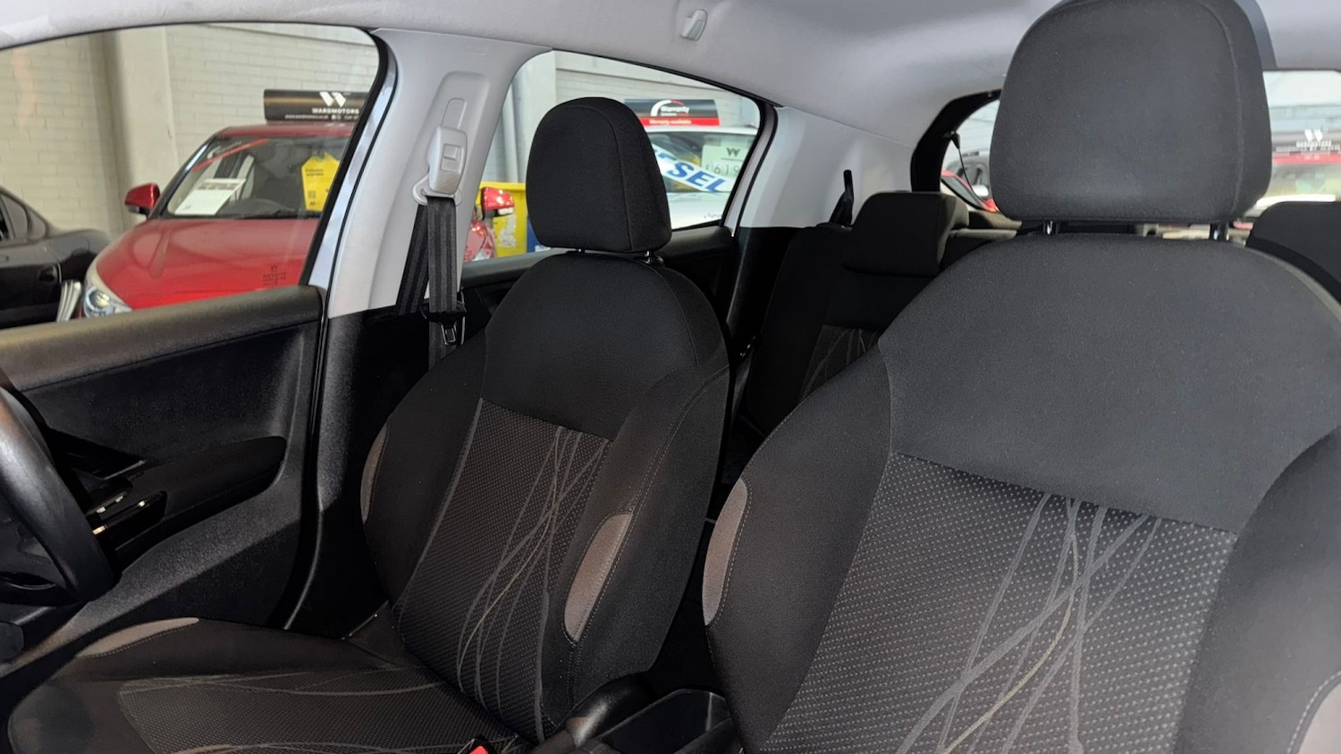 Used Peugeot 208 2014 for sale - 77162151: Photo 19