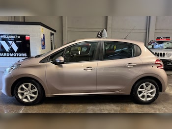 Used Peugeot 208 2014 for sale - 77162151: Photo