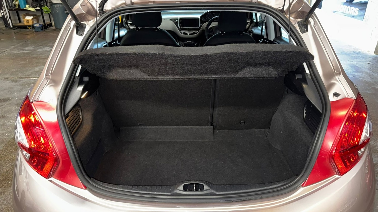 Used Peugeot 208 2014 for sale - 77162151: Photo 36