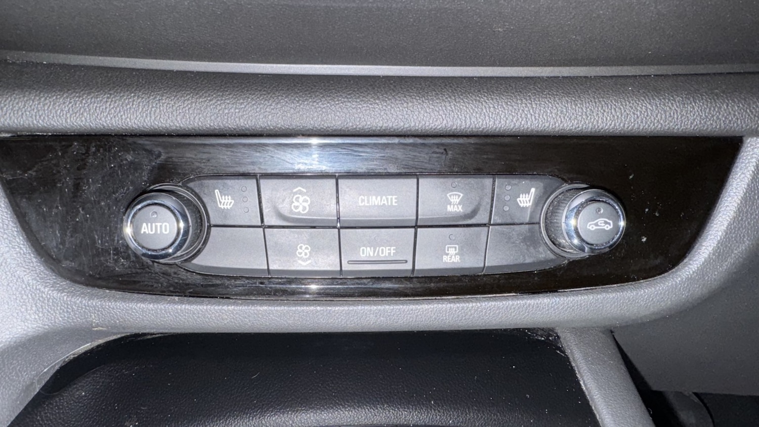 Used Vauxhall Insignia 2018 for sale - 77453148: Photo 38