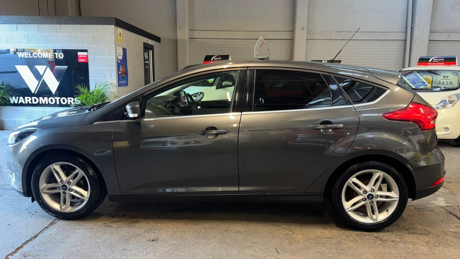 Used Ford Focus 2015 for sale - 76673318: Photo 2