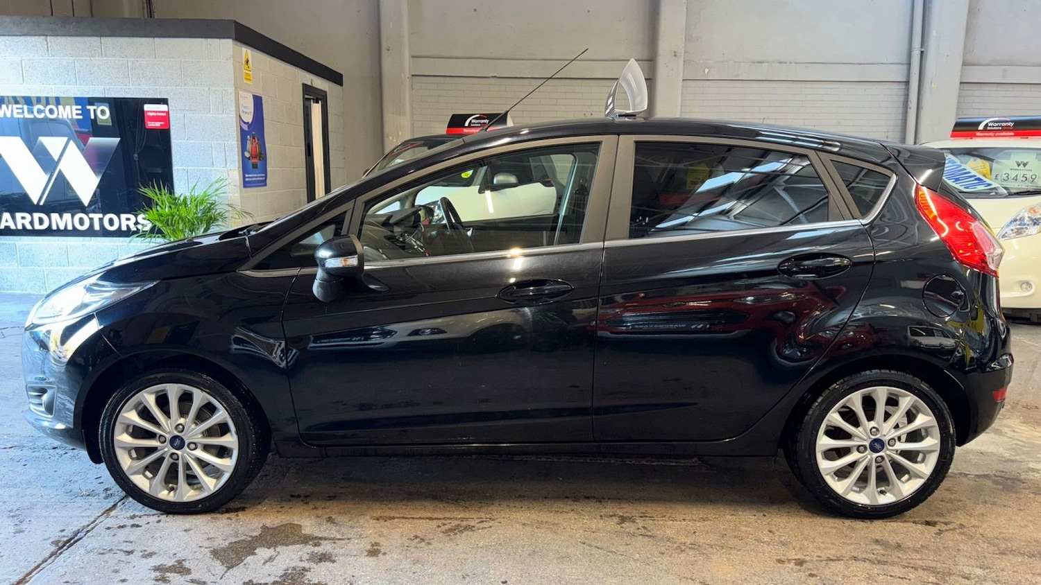 Used Ford Fiesta 2015 for sale - 76673320: Photo 2