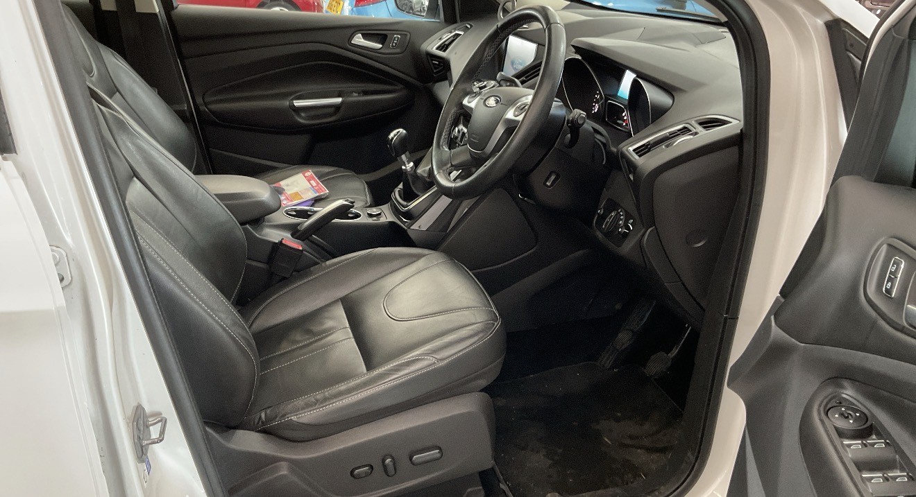 Used Ford Kuga 2016 for sale - 77409600: Photo 5