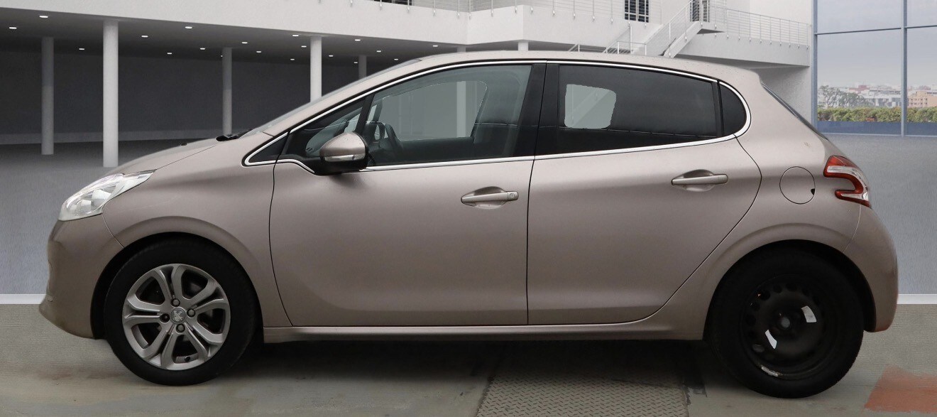 Used Peugeot 208 2014 for sale - 77558560: Photo 10
