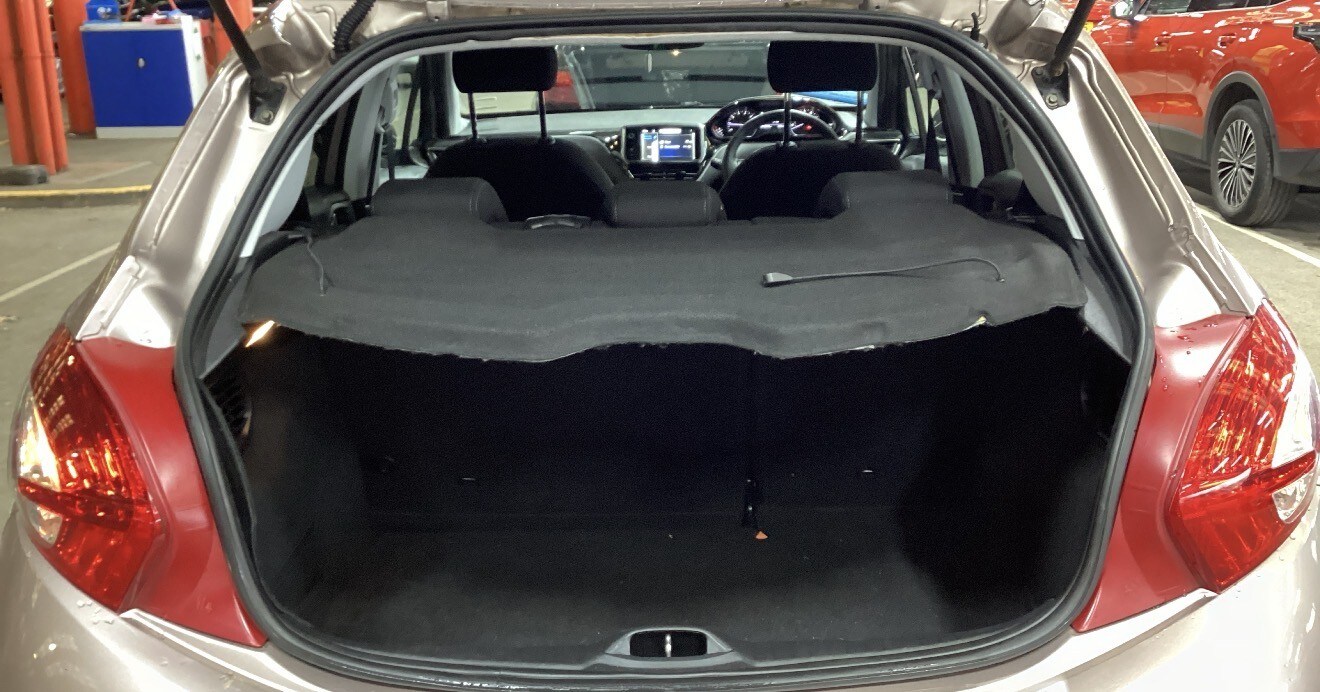 Used Peugeot 208 2014 for sale - 77558560: Photo 11