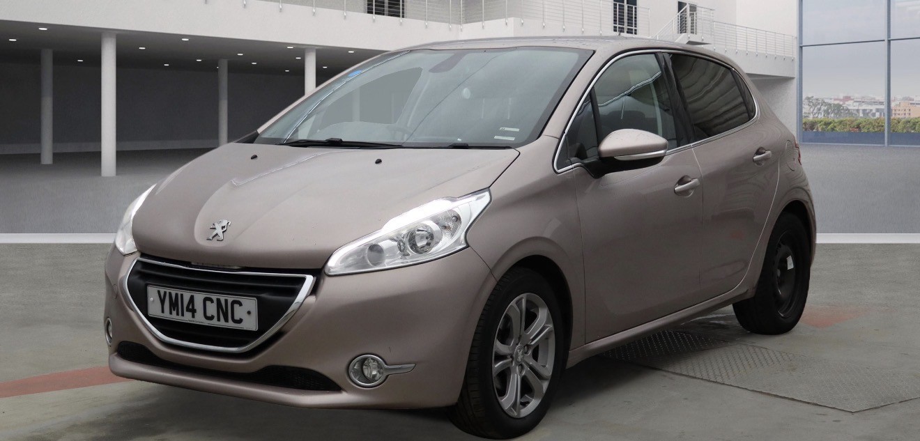 Used Peugeot 208 2014 for sale - 77558560: Photo 2