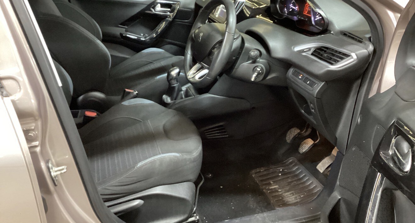 Used Peugeot 208 2014 for sale - 77558560: Photo 6
