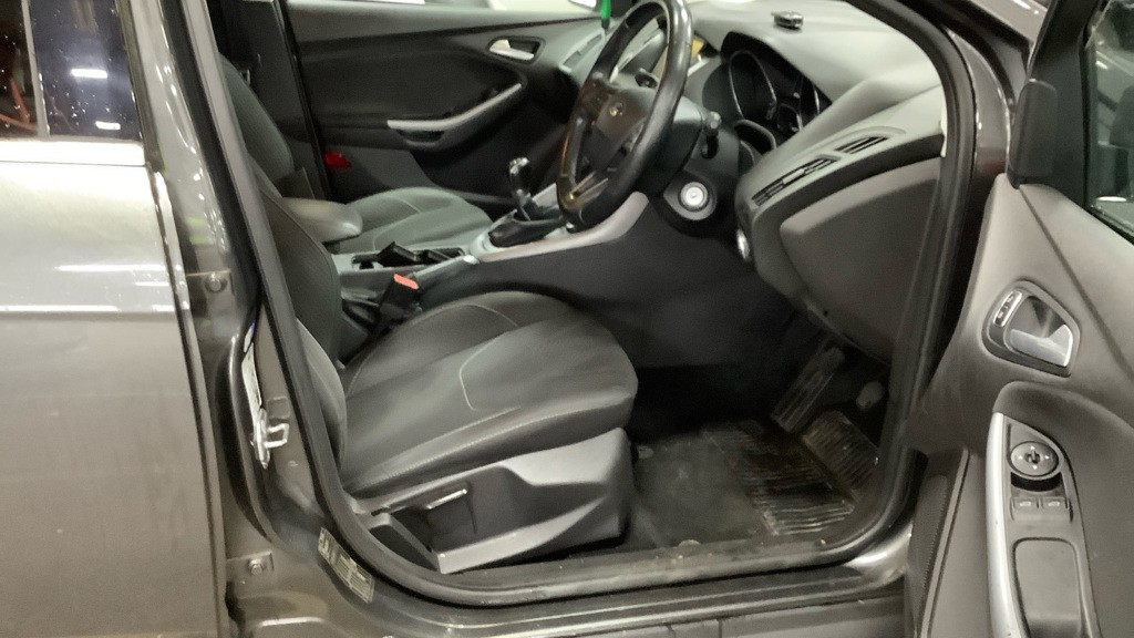 Used Ford Focus 2015 for sale - 77201290: Photo 5