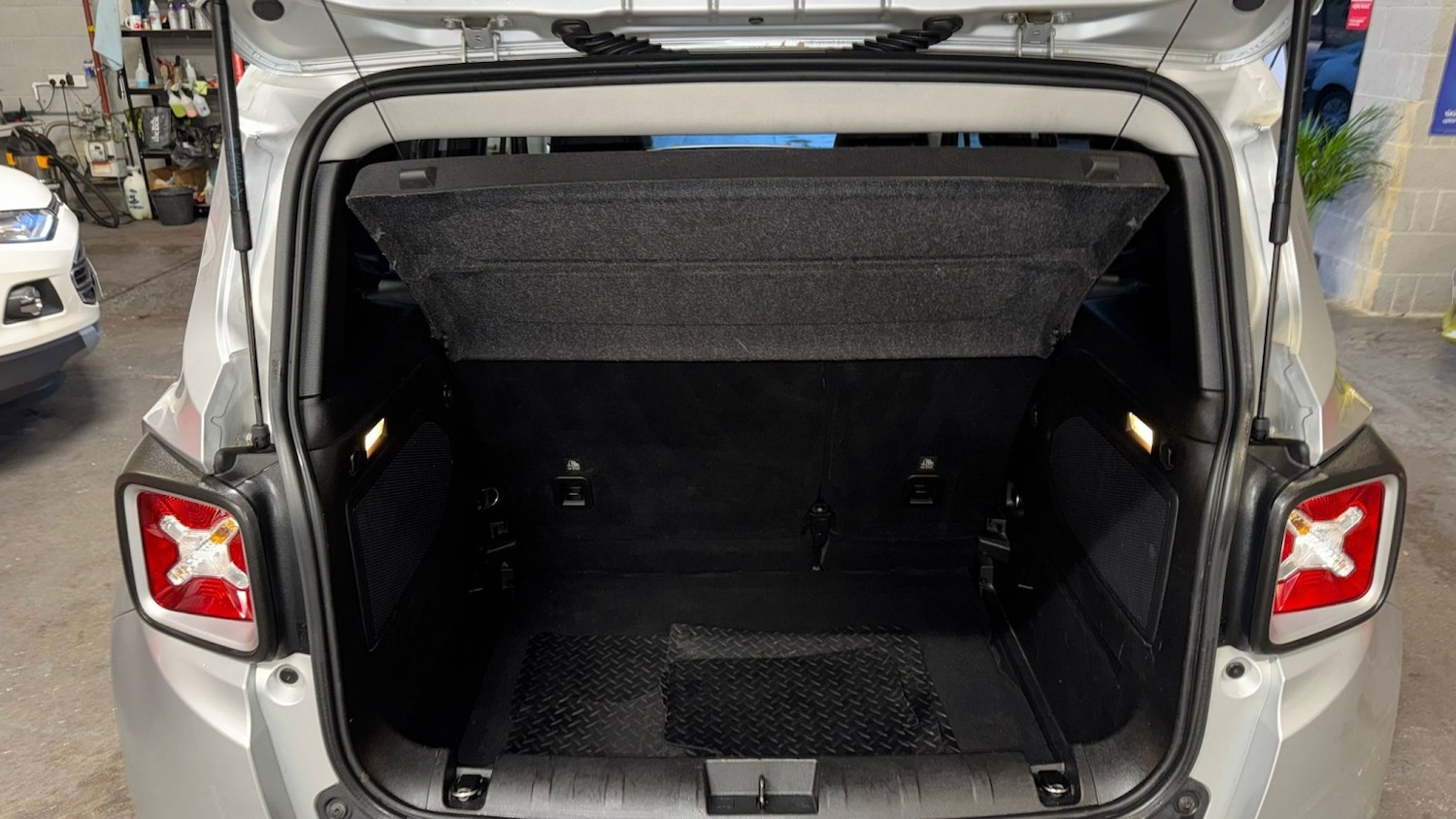 Used Jeep Renegade 2015 for sale - 77521946: Photo 34