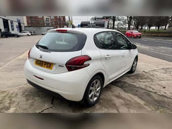 Used Peugeot 208 2017 for sale - 77313979: Photo