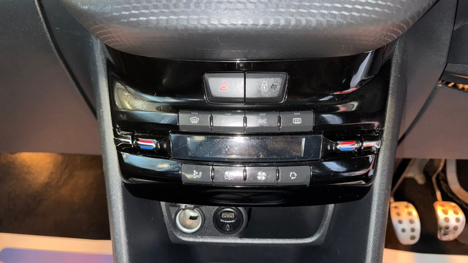 Used Peugeot 2008 2017 for sale - 76673322: Photo 27