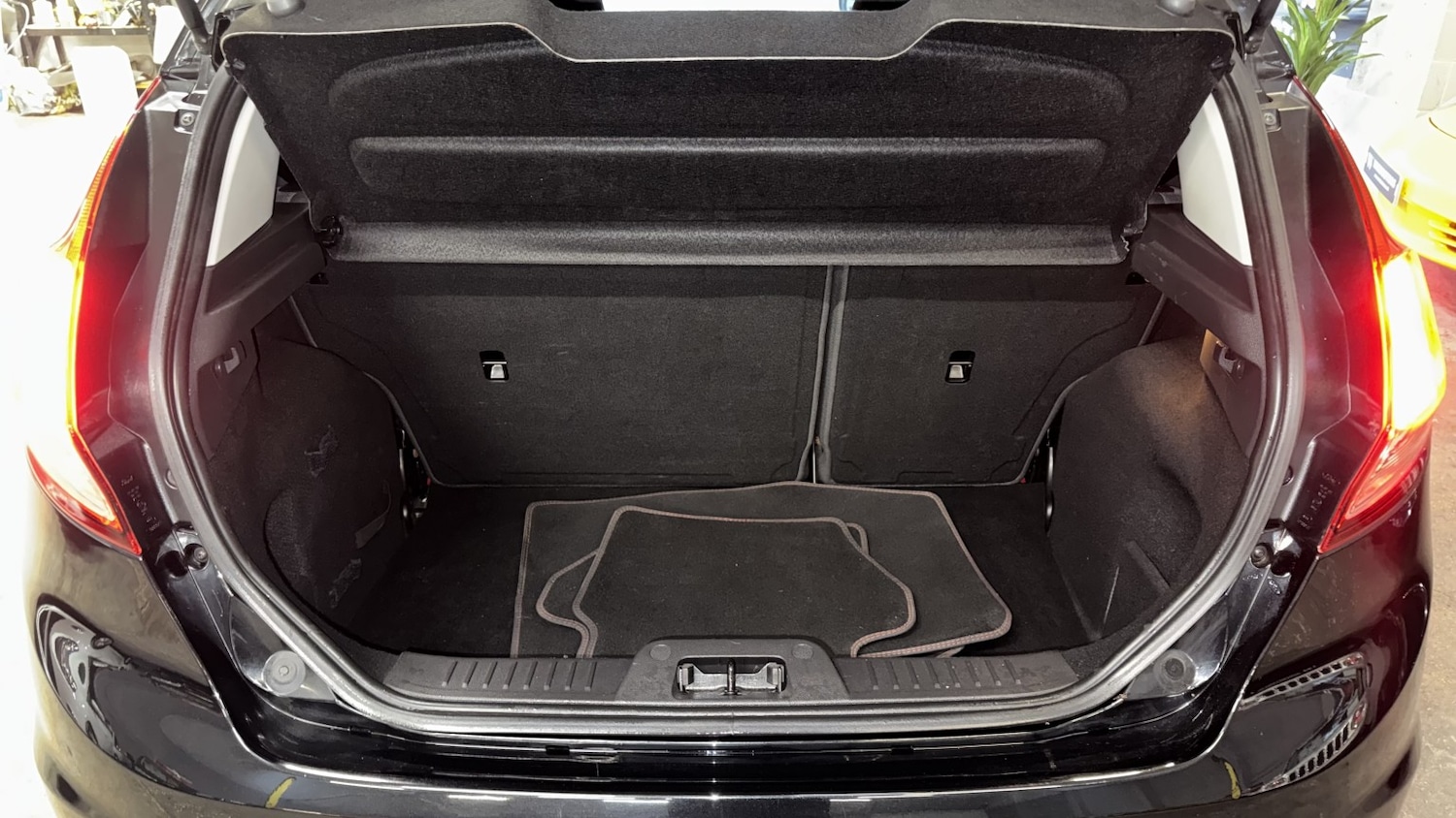 Used Ford Fiesta 2015 for sale - 77483641: Photo 42