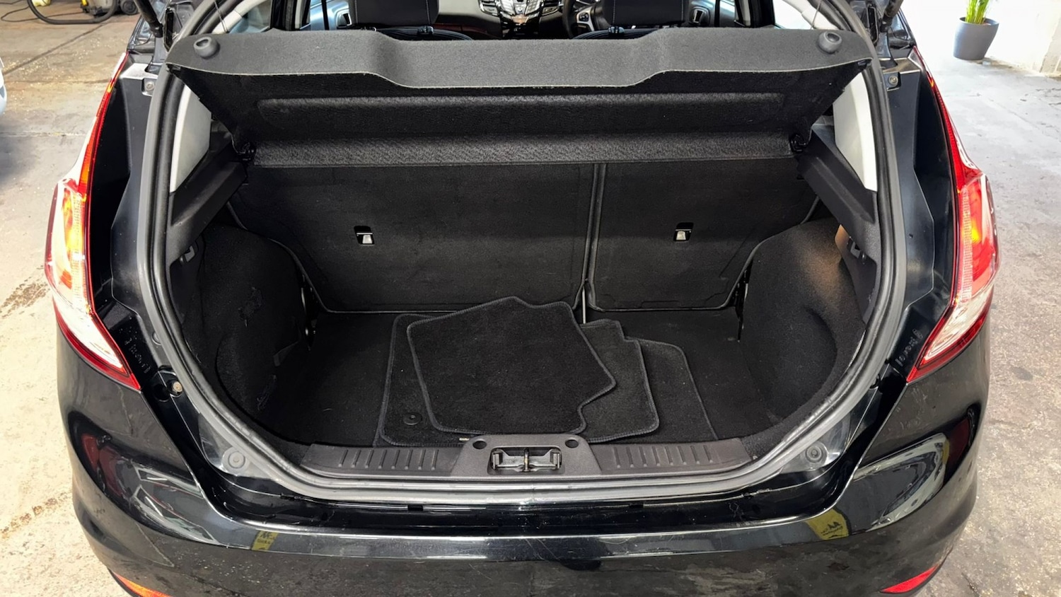 Used Ford Fiesta 2013 for sale - 76699268: Photo 38