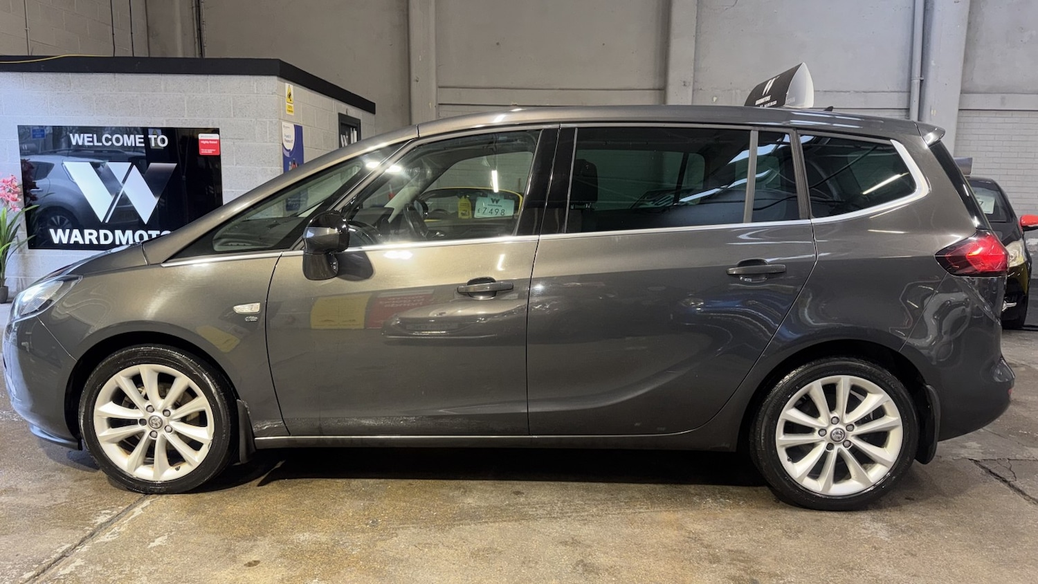 Used Vauxhall Zafira Tourer 2015 for sale - 77622494: Photo 2