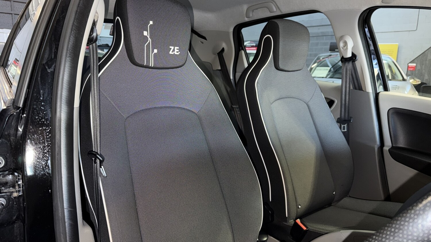 Used Renault Zoe 2013 for sale - 78112105: Photo 13