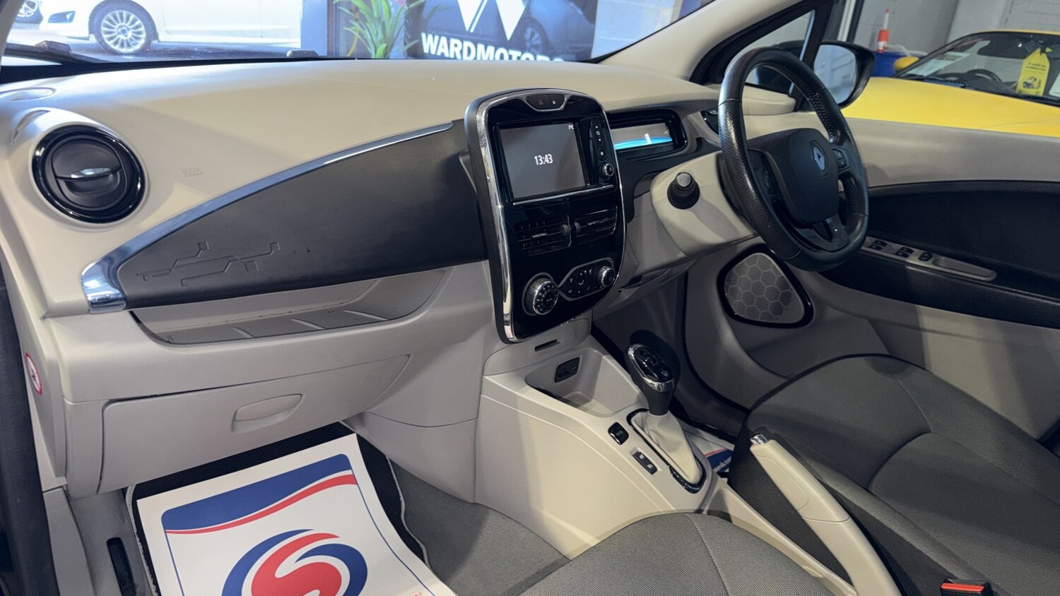 Used Renault Zoe 2013 for sale - 78112105: Photo 18