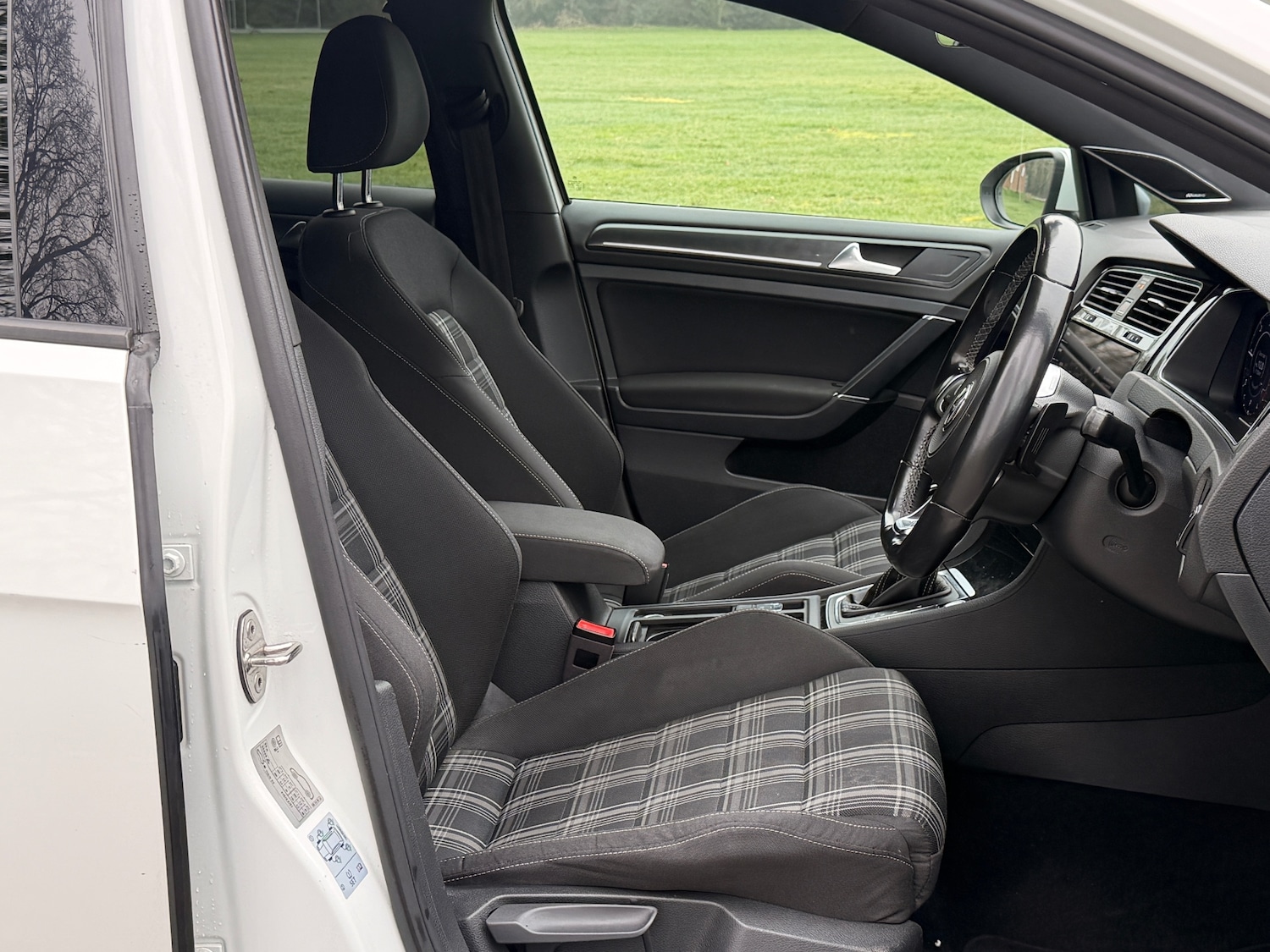 Used Volkswagen Golf 2017 for sale - 77837254: Photo 11