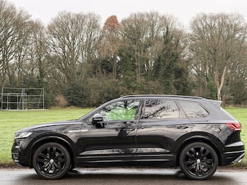 Used Volkswagen Touareg 2018 for sale - 76758969: Photo