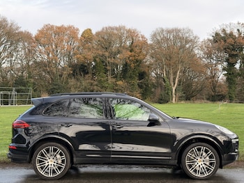 Used Porsche Cayenne 2017 for sale - 76798786: Photo