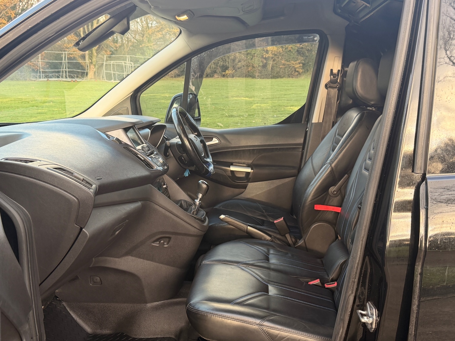 Used Ford Transit Connect 2017 for sale - 76758971: Photo 6