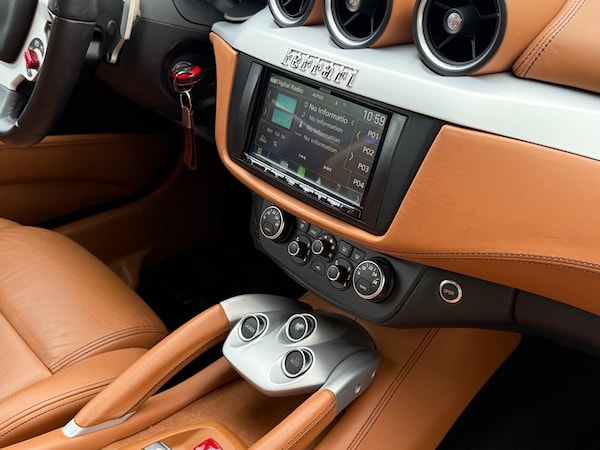 Used Ferrari FF 2014 for sale - 75550618: Photo 17